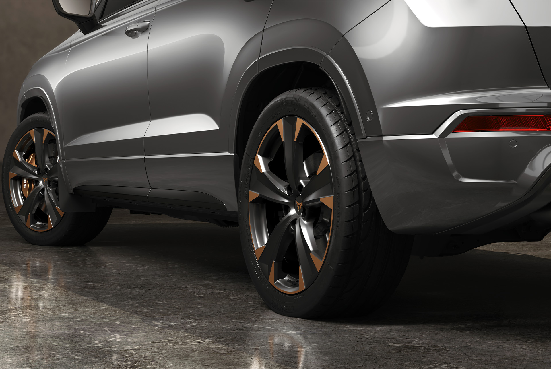 La CUPRA Ateca est équipée de bavettes avant protectrices, conçues pour éviter les salissures et protéger le dessous de la voiture contre les chocs dangereux.